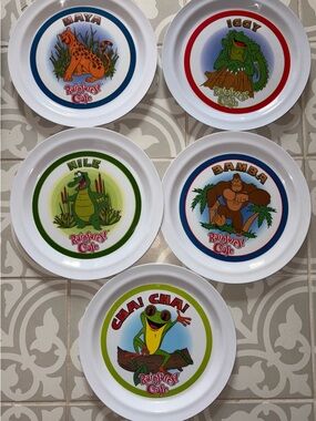 Retired! Rainforest Cafe 2002 Landry’s set of 5 Plates